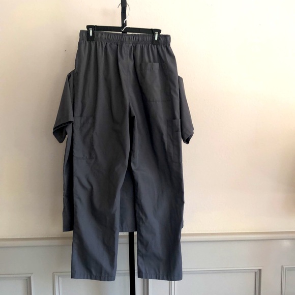 Women’s, Dagacci Size Medium , Gray Scrubs - Picture 2 of 9